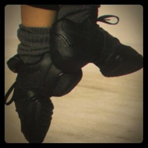 Capezio Split-sole Jazz Sneakers EUC